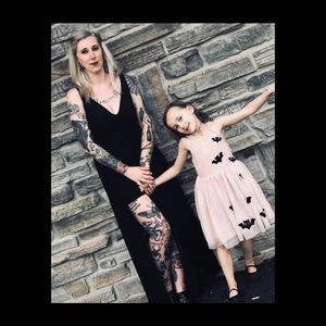 Meet your Posher, Caitlin